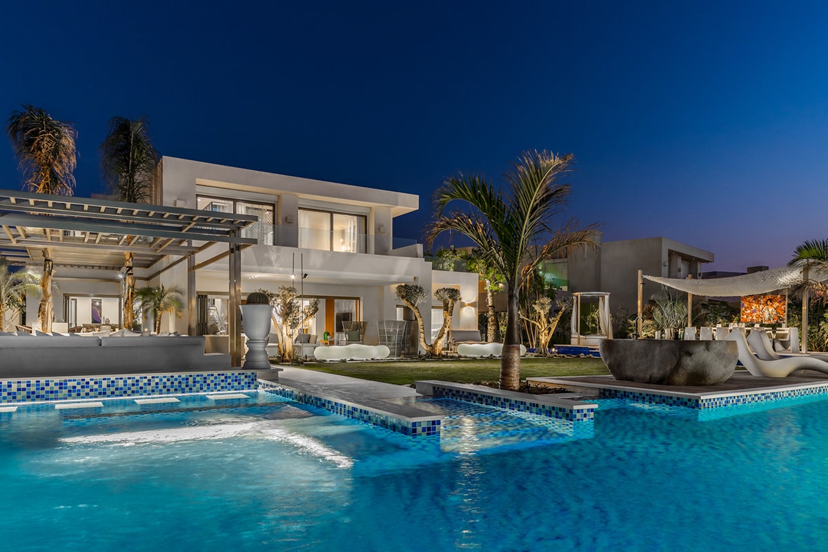 Chalet-for-sale-in-hacienda-white